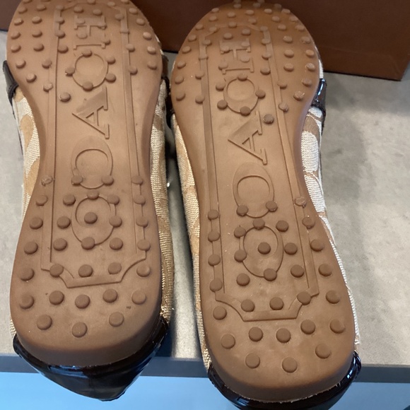 Women’s Coach Felisha Signature Khaki Monogram Loafers Size 8 M - Picture 3 of 7